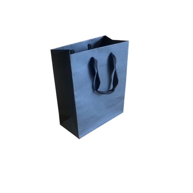 Small Black Luxury Bag – 200 x 250 x 100mm